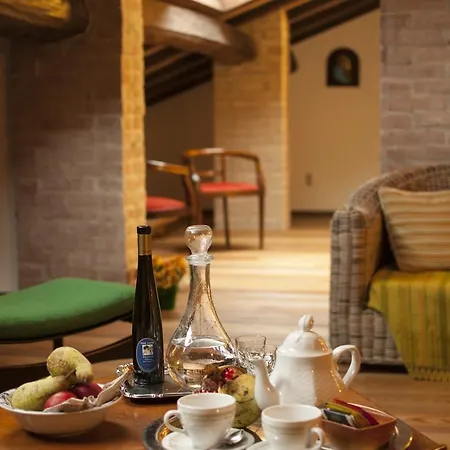 La Lepre Bianca Lantgård *